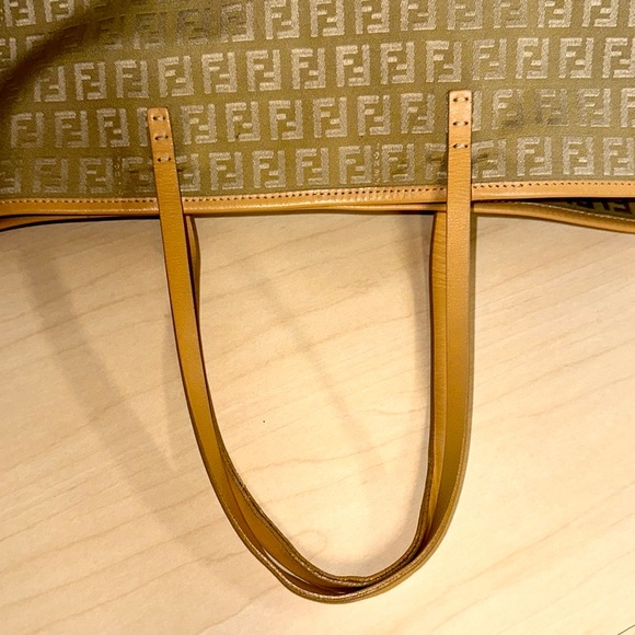 WOW POSHMARK - Authentic Fendi Extra Large Tote - Picture 11 of 16